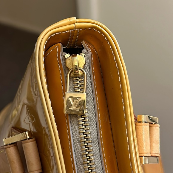 Authentic Louis Vuitton Vernis Houston Shoulder Hand Bag Yellow datecode LW0959 - Picture 6 of 17